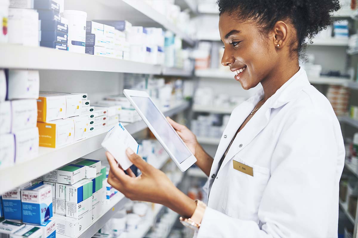As more and more people rely on prescription delivery services, pharmacies and couriers need to be aware of the regulations surrounding this service.